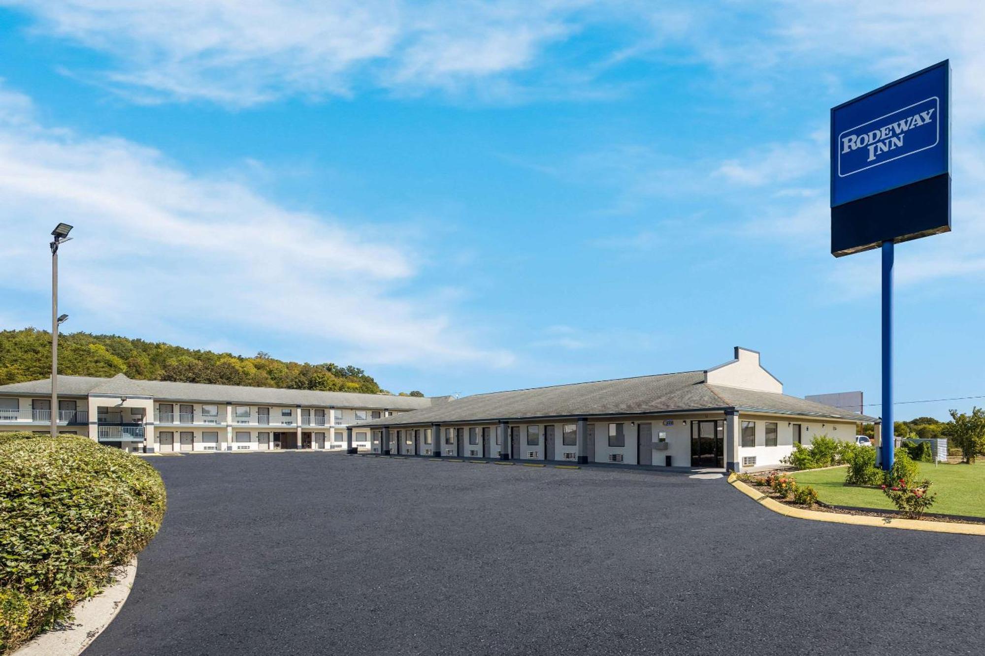 Rodeway Inn Elkton Exteriör bild