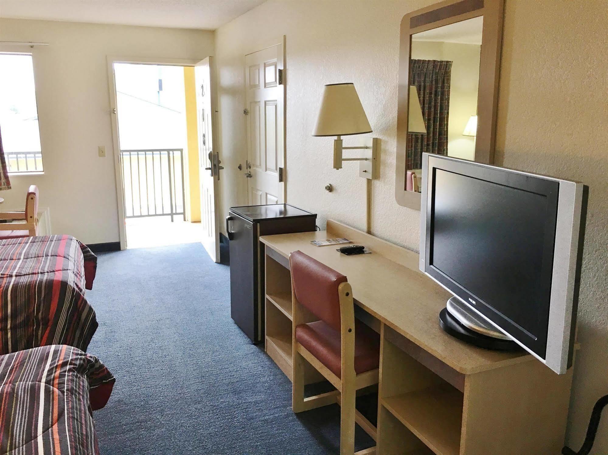 Rodeway Inn Elkton Exteriör bild