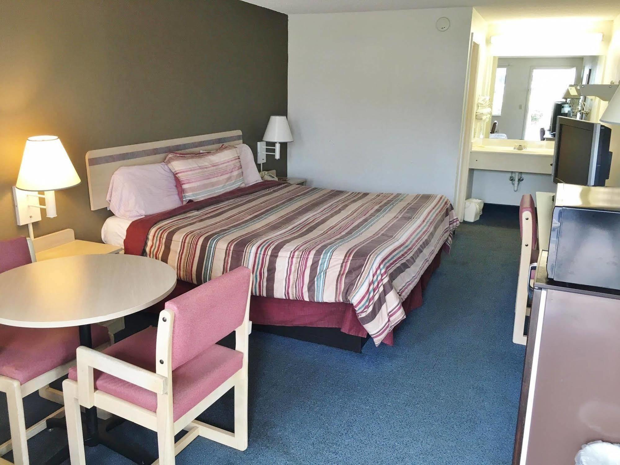 Rodeway Inn Elkton Exteriör bild