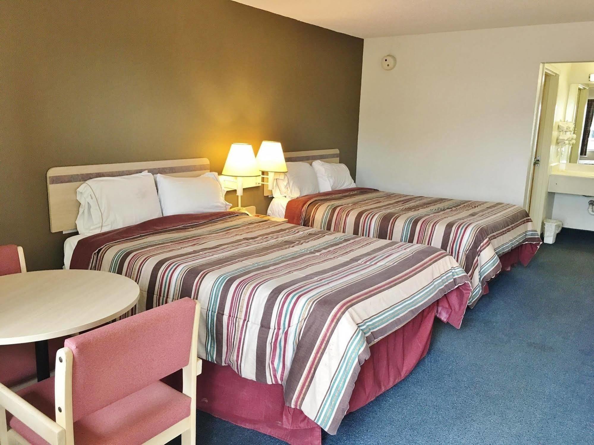 Rodeway Inn Elkton Exteriör bild