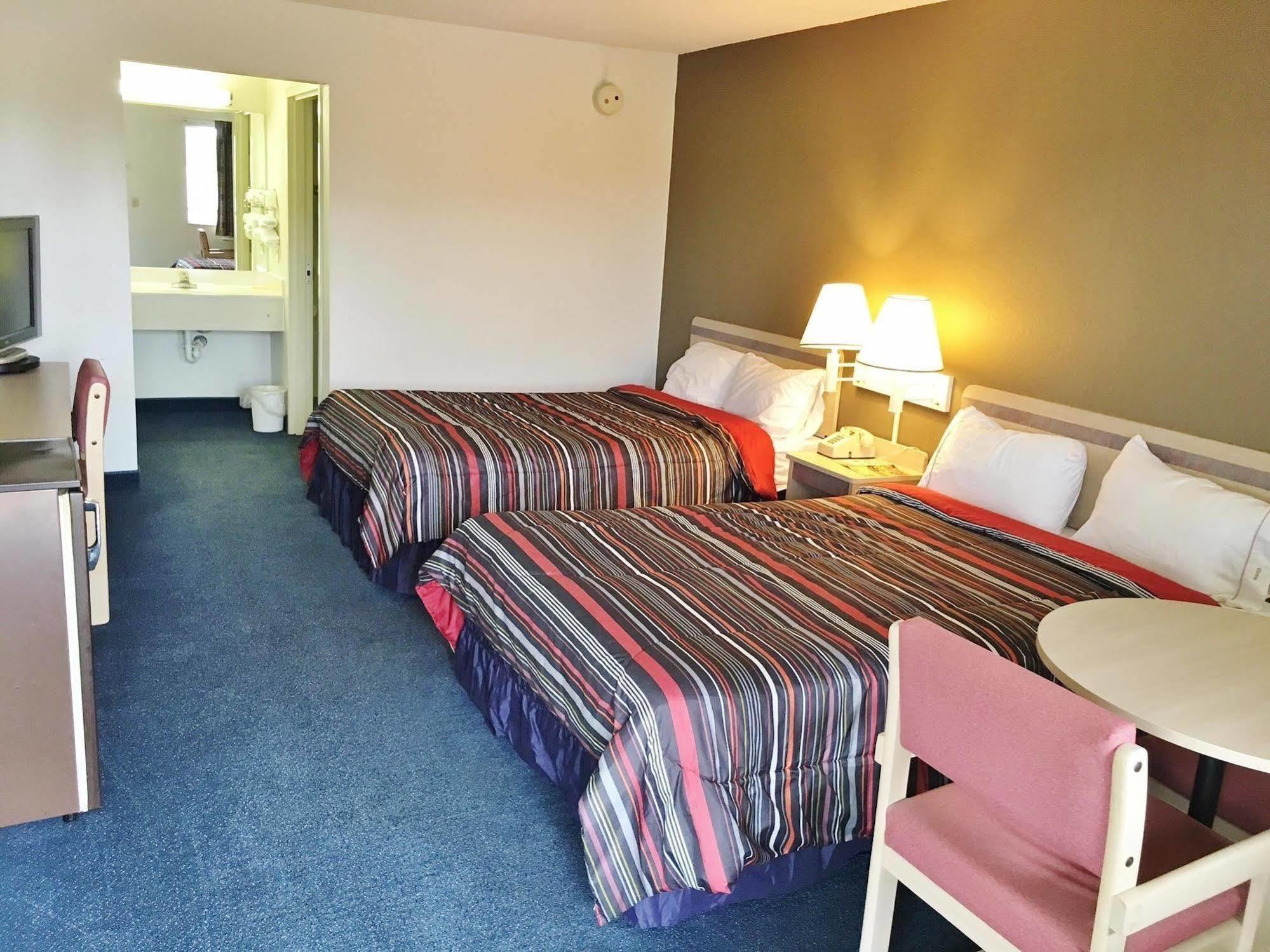 Rodeway Inn Elkton Exteriör bild