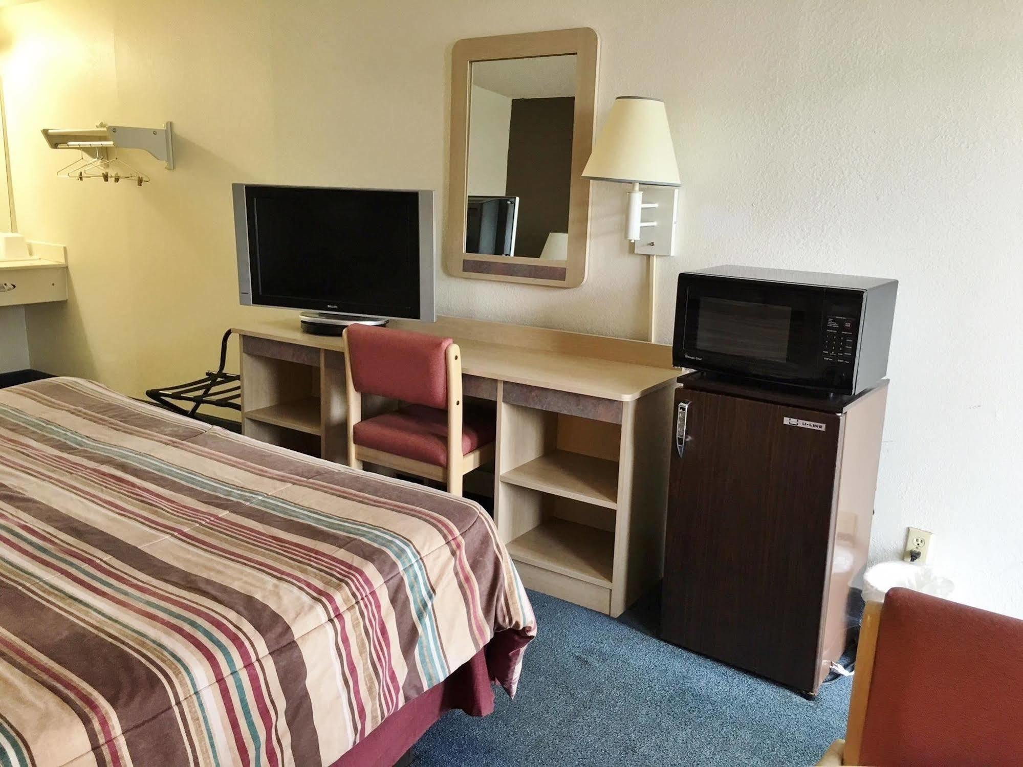 Rodeway Inn Elkton Exteriör bild